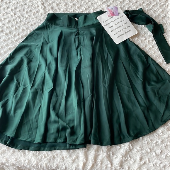 NWT 👗CHIC WISH👗WOMEN’S flowy mid skirt size Medium - Picture 2 of 6